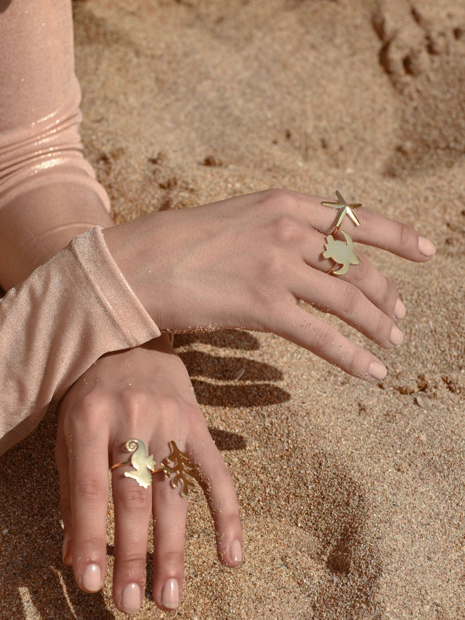 Oceana seahorse ring