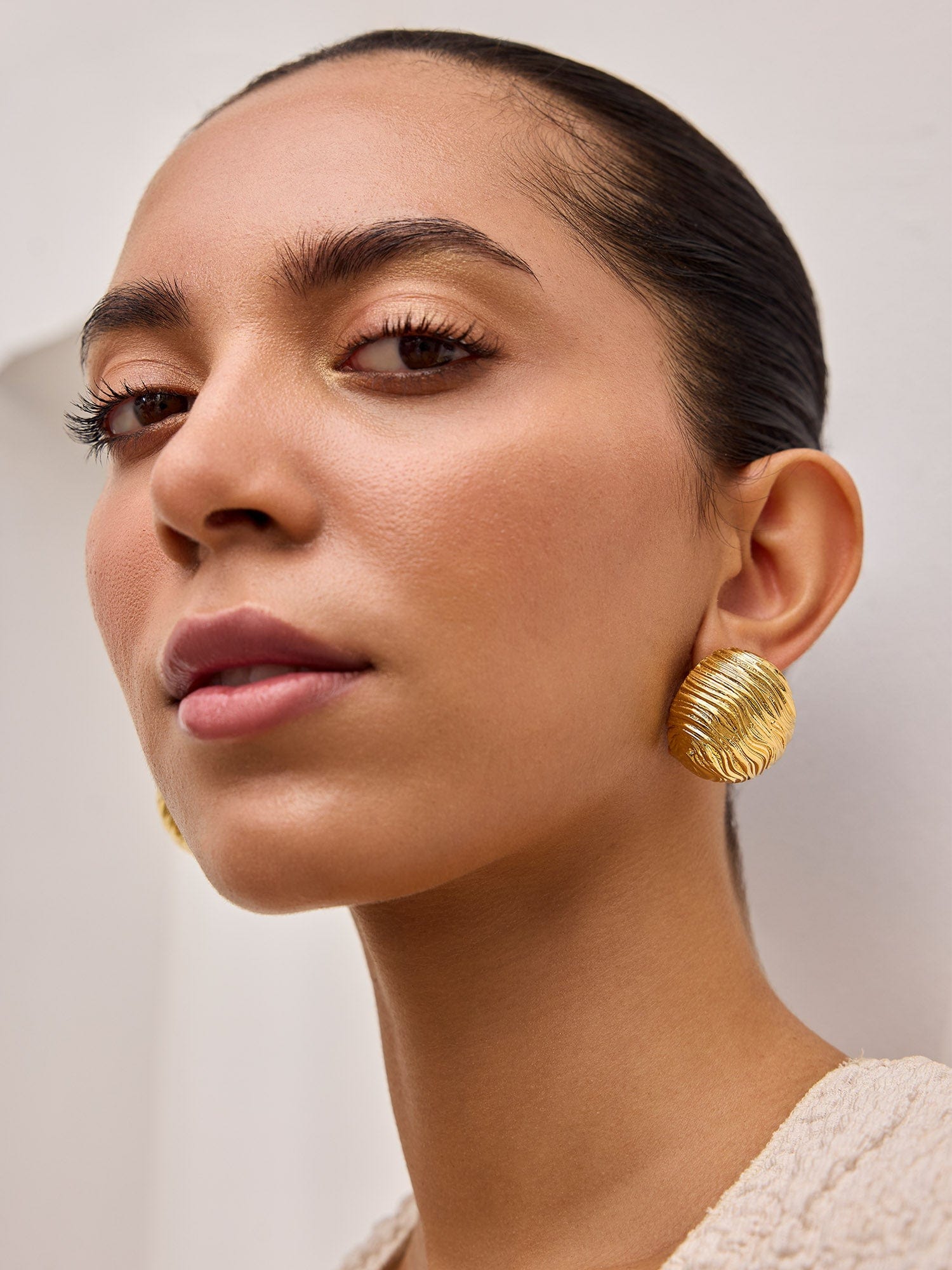 Mooncurrent Studs