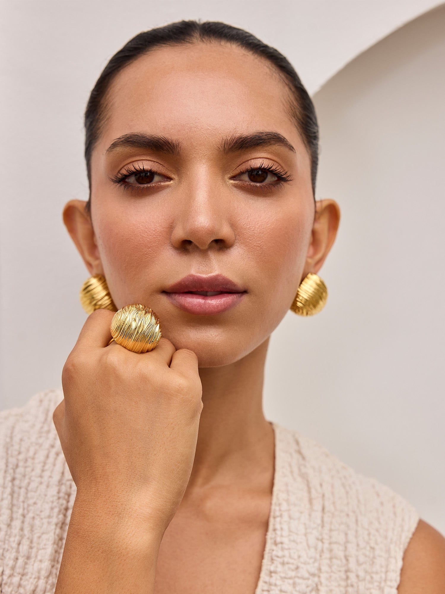 Mooncurrent Studs