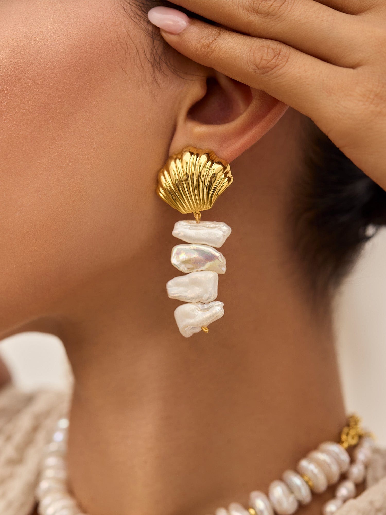 Isla Pearl Earrings