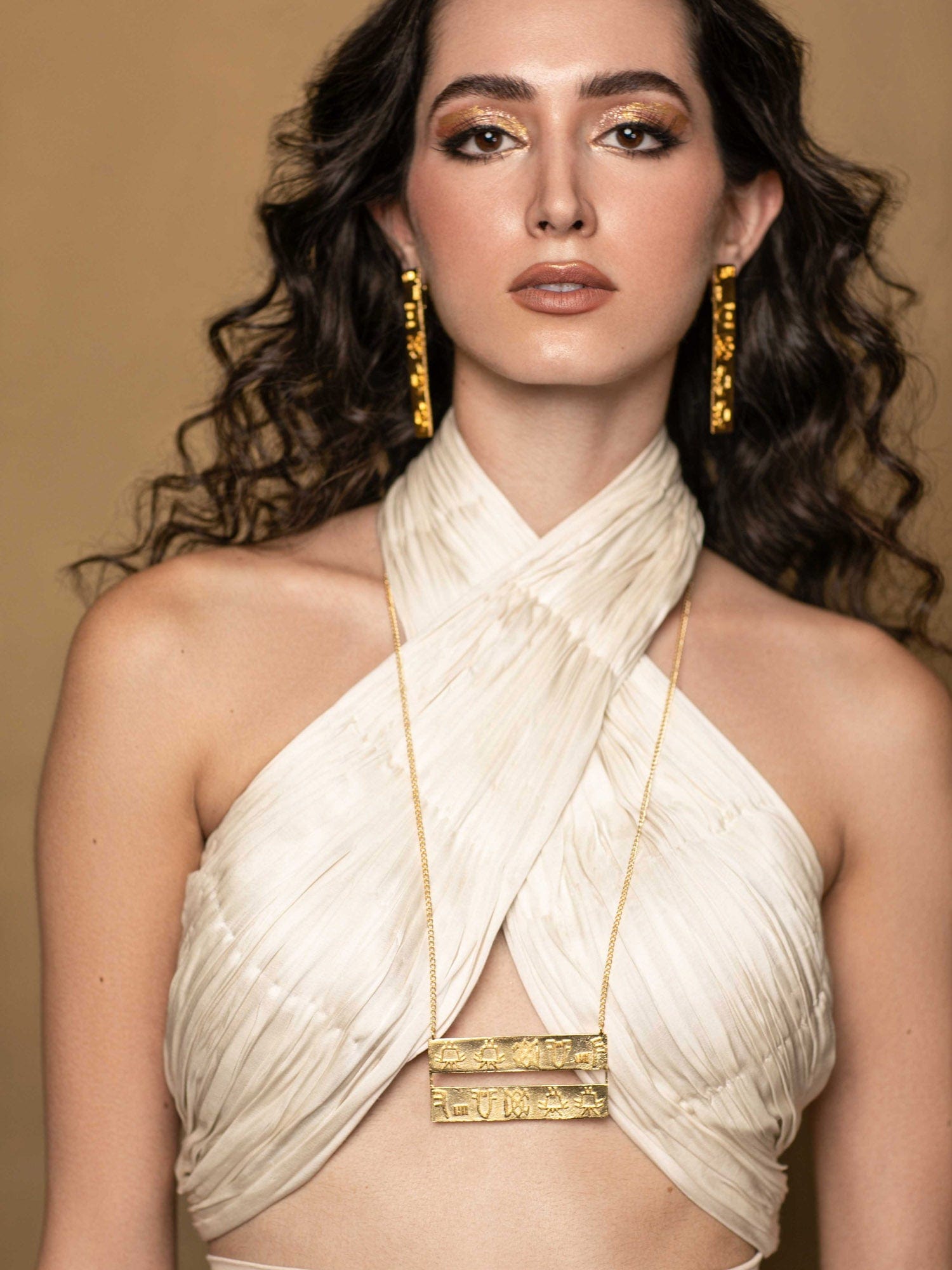 Undeciphered necklace