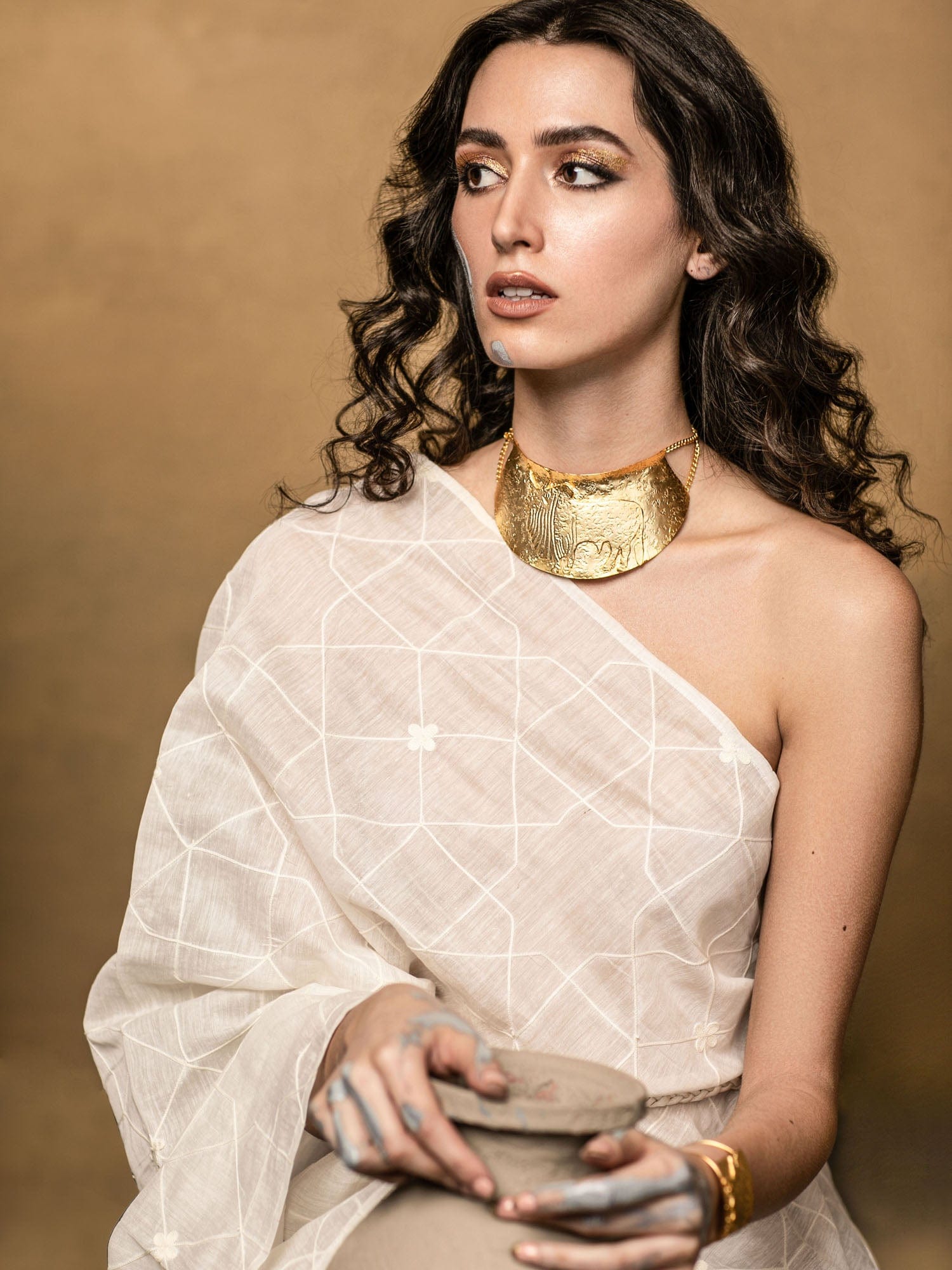 Zebu choker