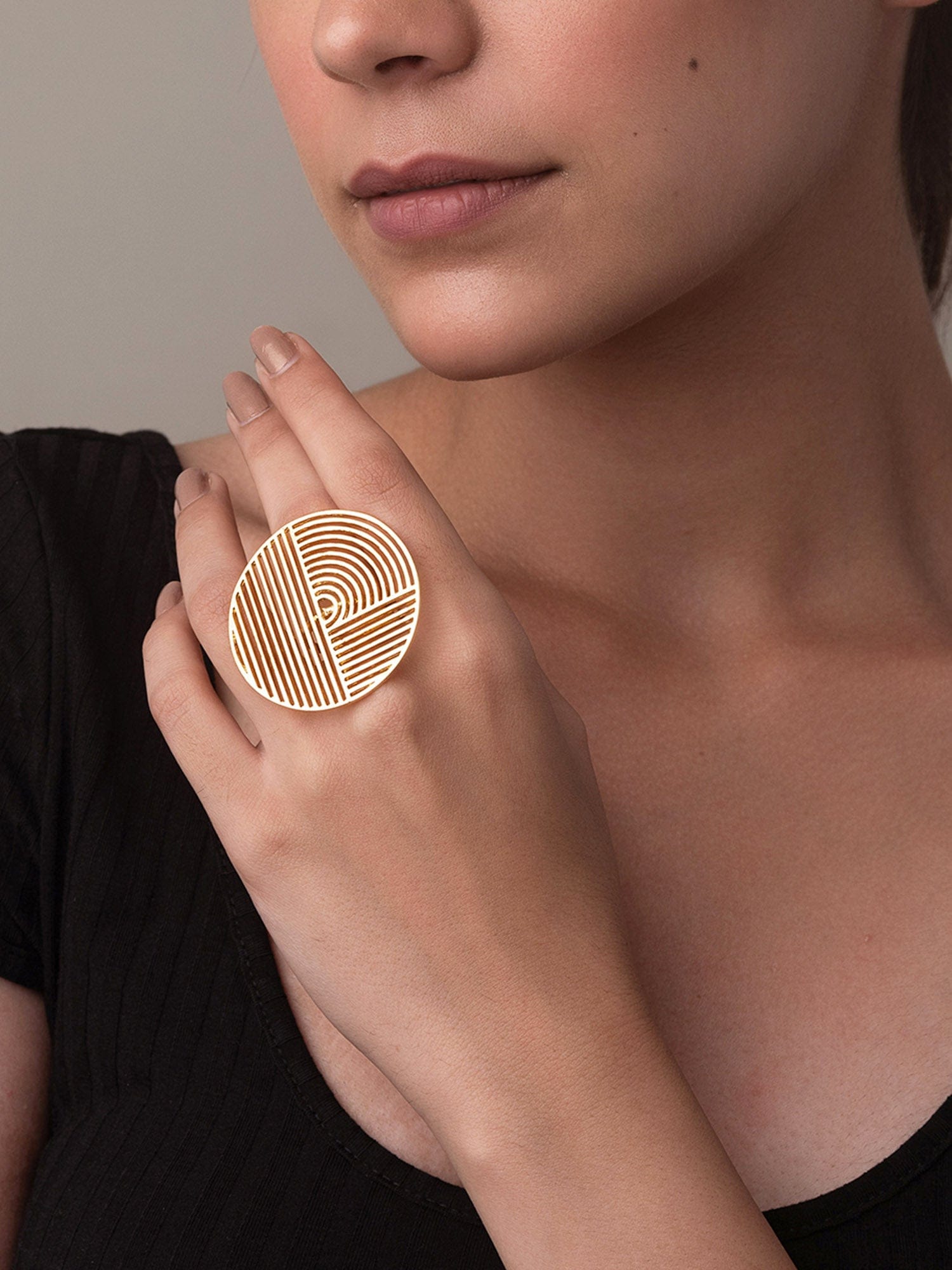 Geometric circle ring