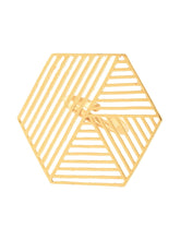 Geometric hexagon ring