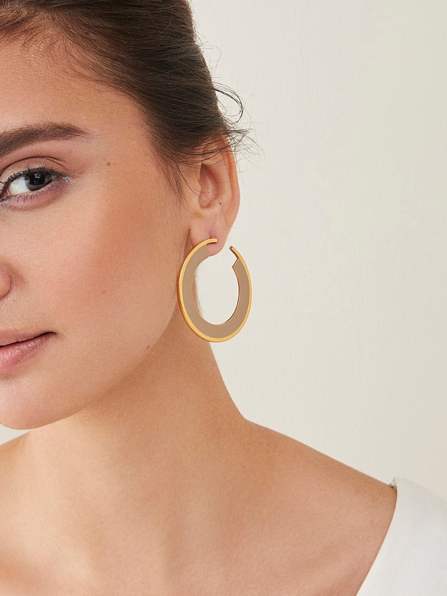 Arianna hoops