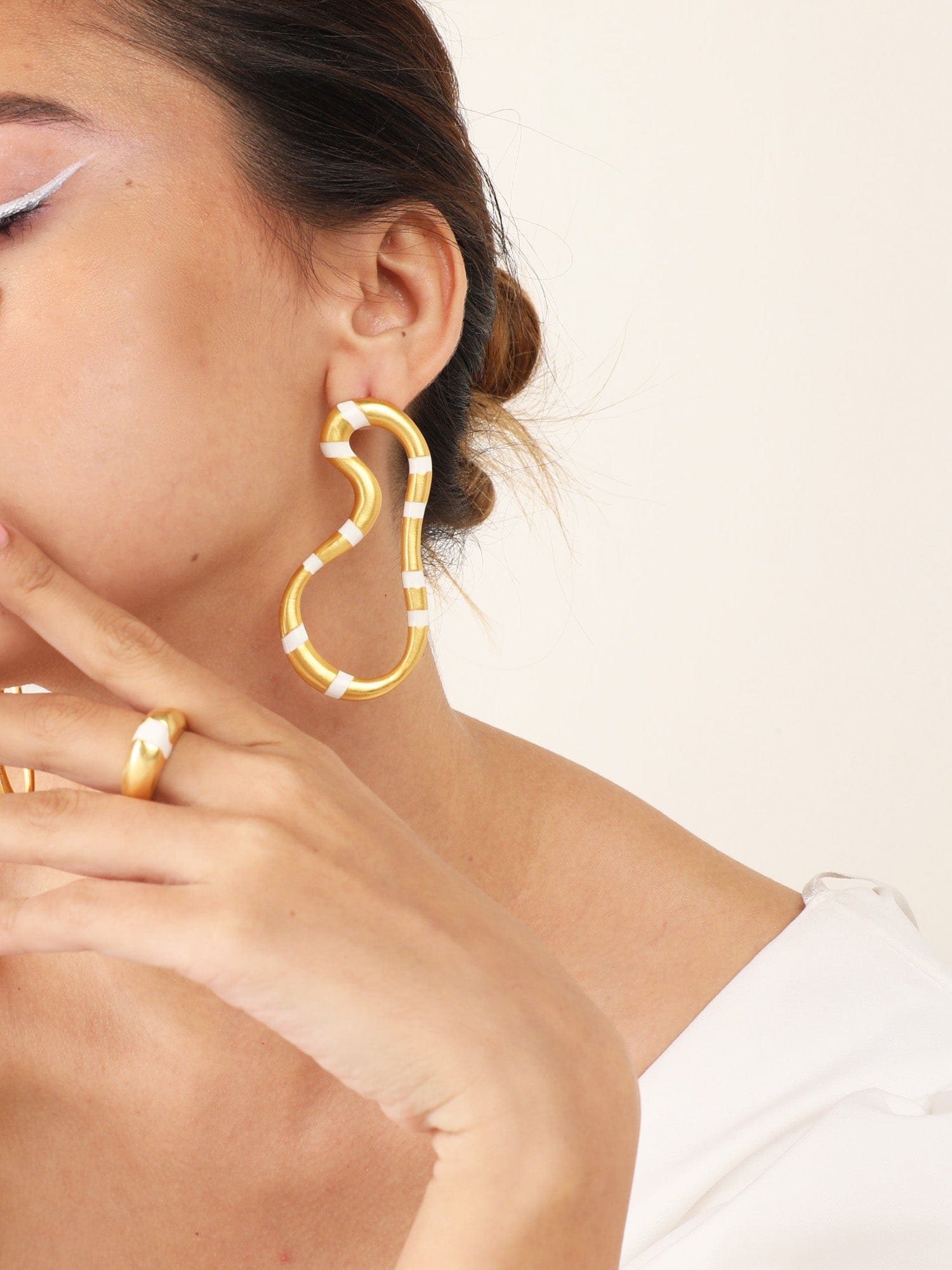 Leia hoops