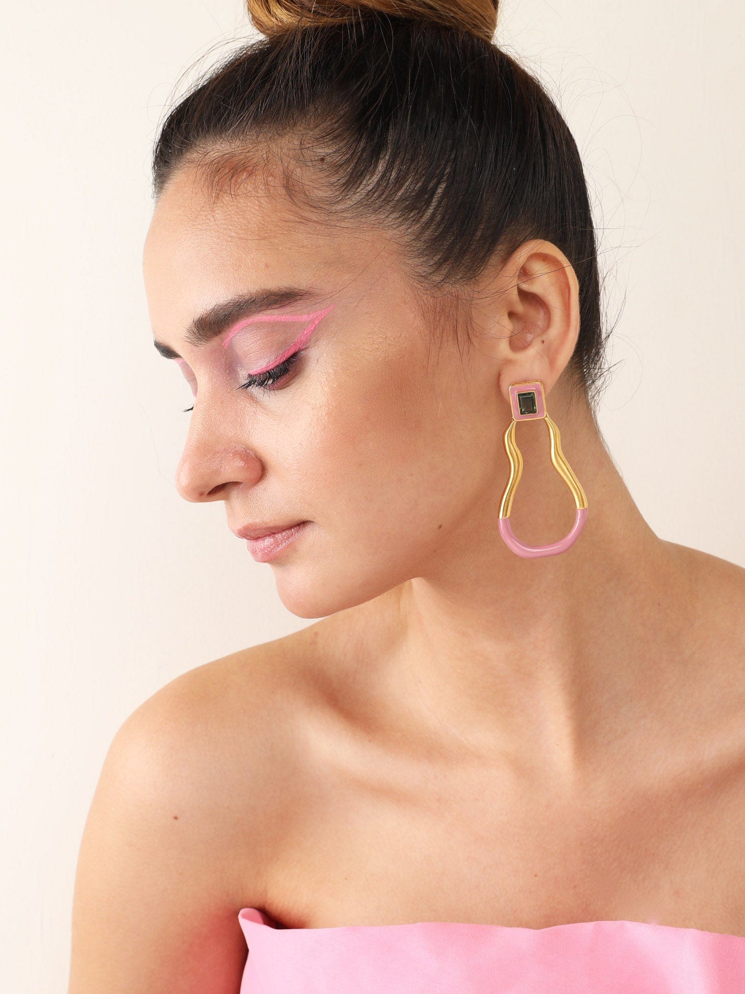 Camilla hoops