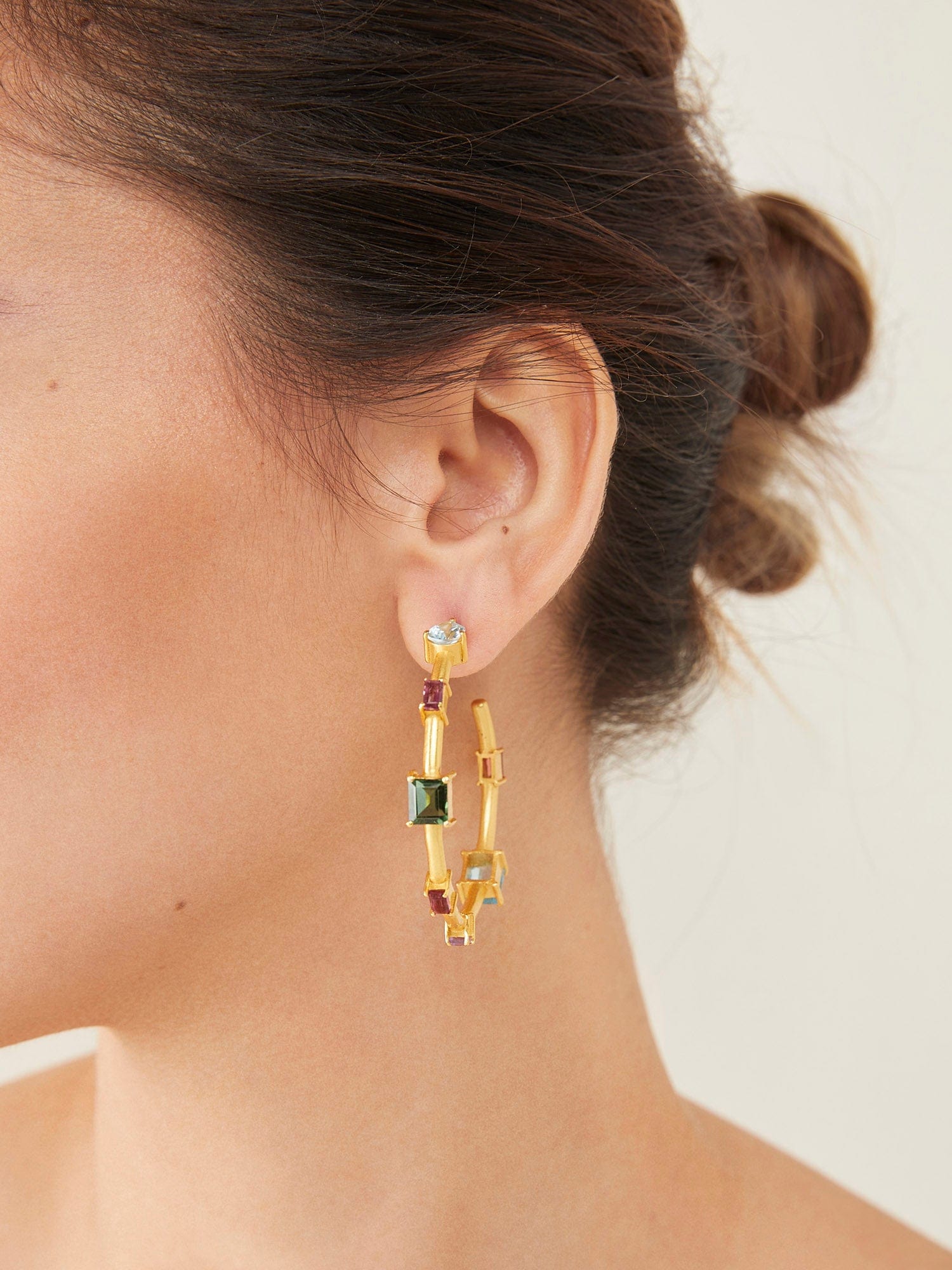 Eleonora hoops