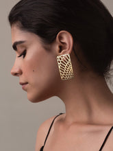 Peau de serpent studs