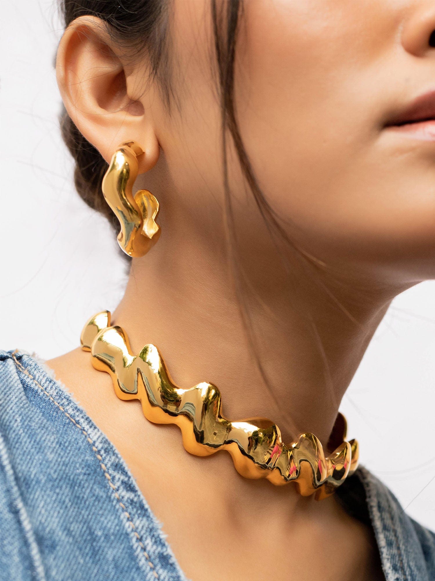 Ella hoops