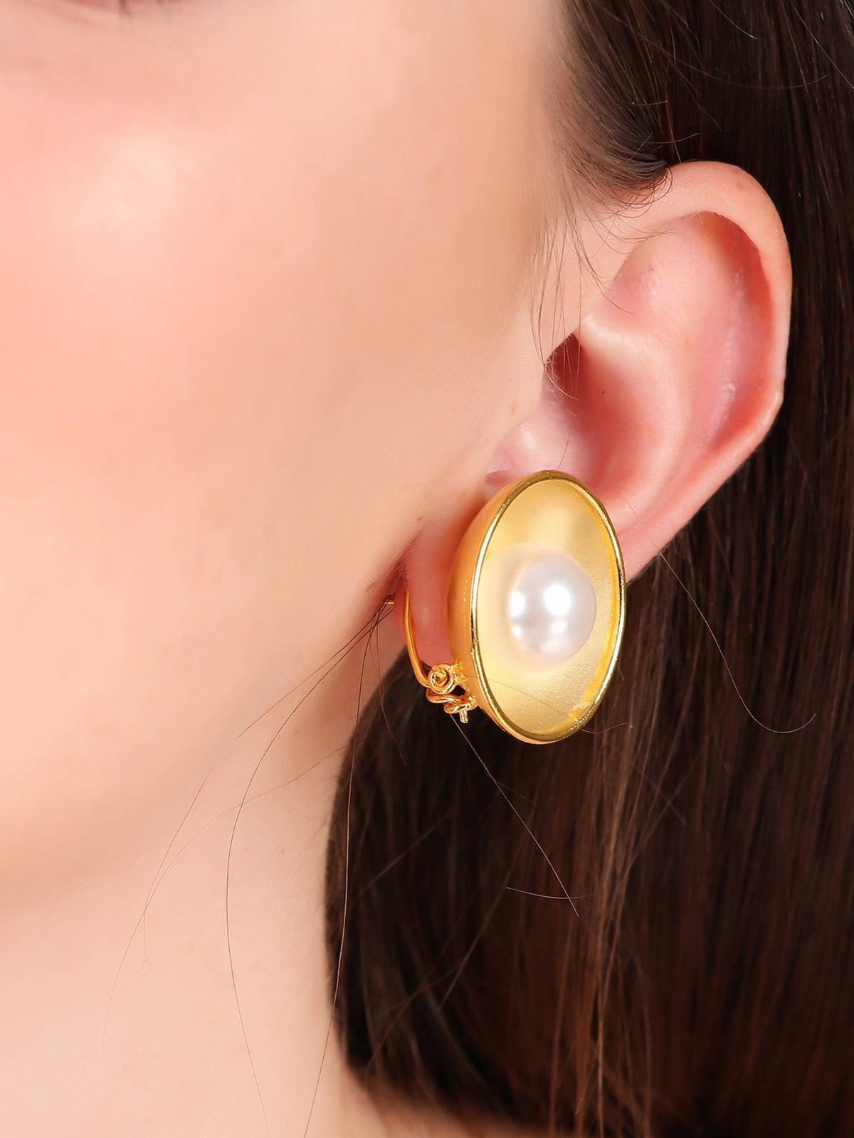 Alexandra pearl stud earrings