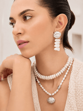 Isla Pearl Earrings