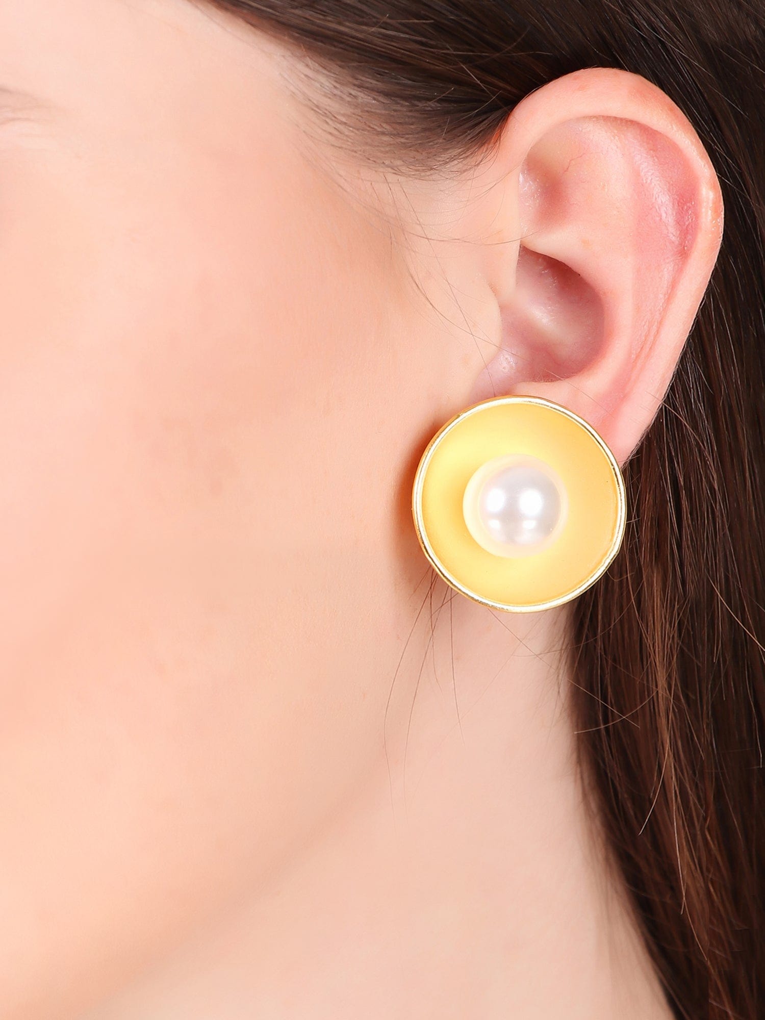 Alexandra pearl stud earrings