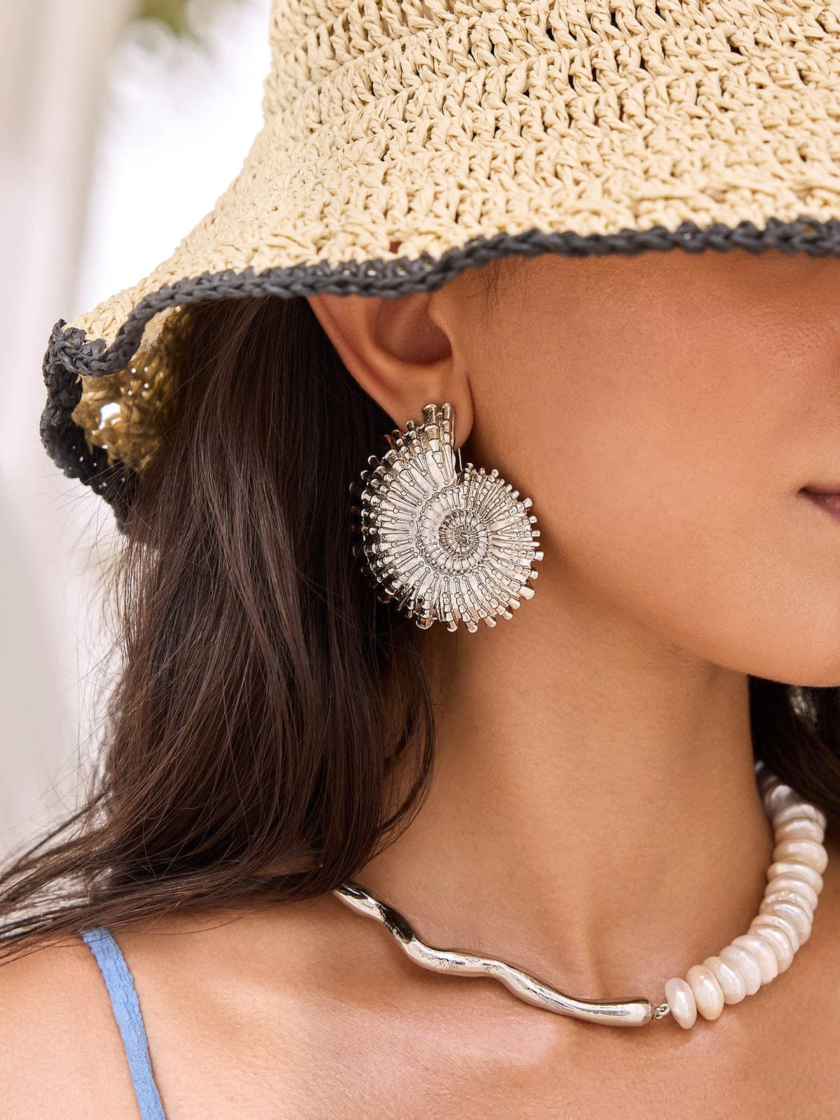 Coquille Earrings