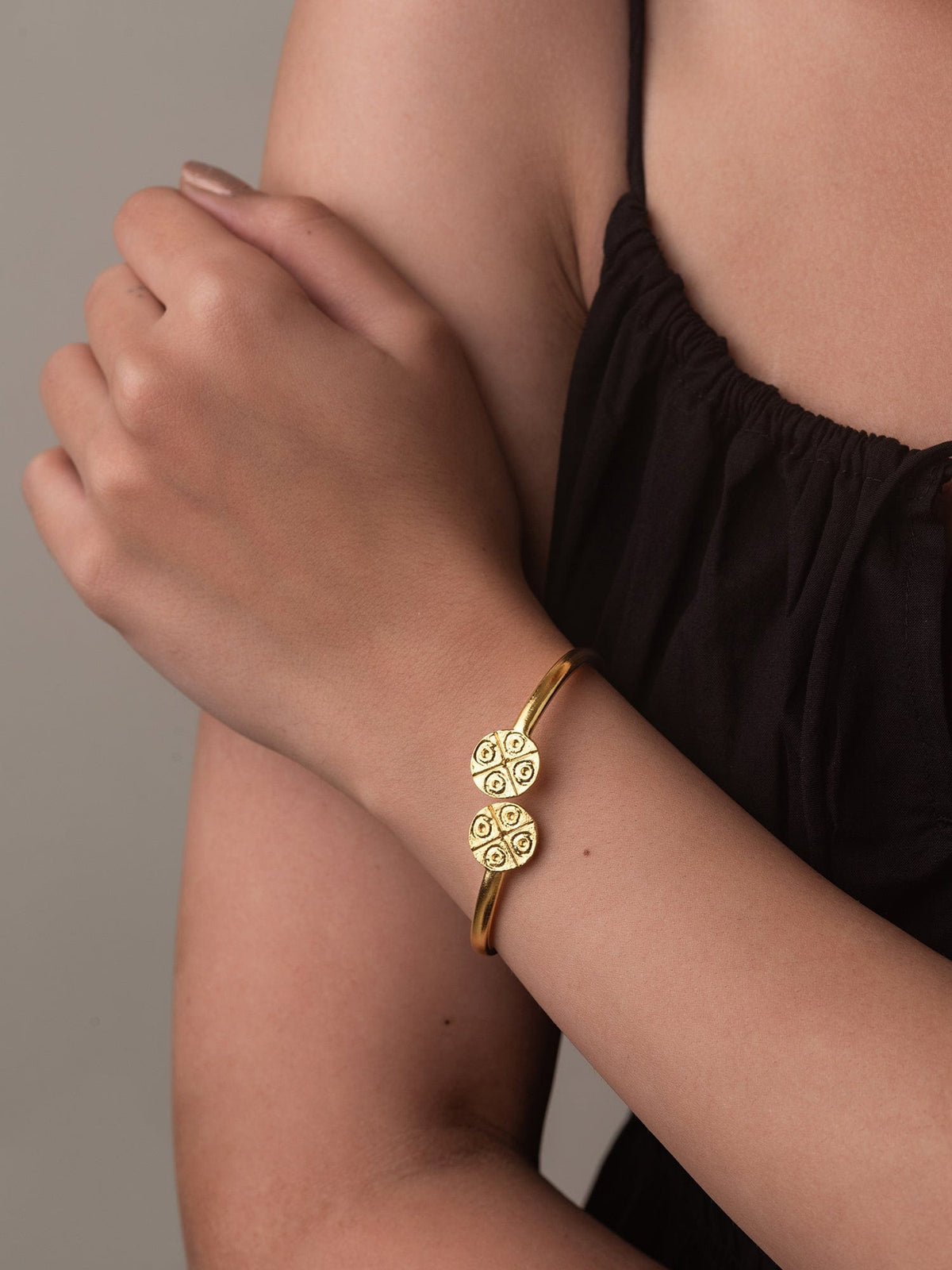 Conseal bracelet