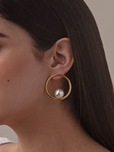 Pearl bud studs