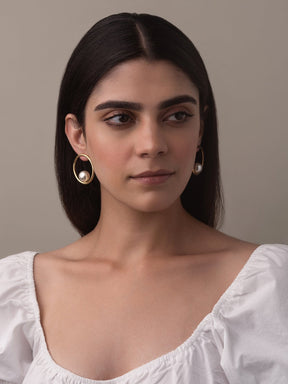 Pearl bud studs