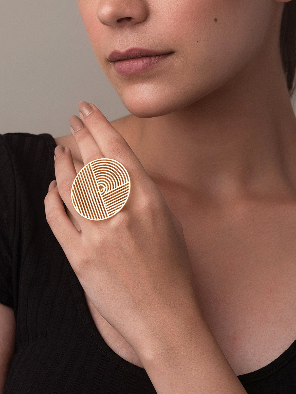 Geometric circle ring