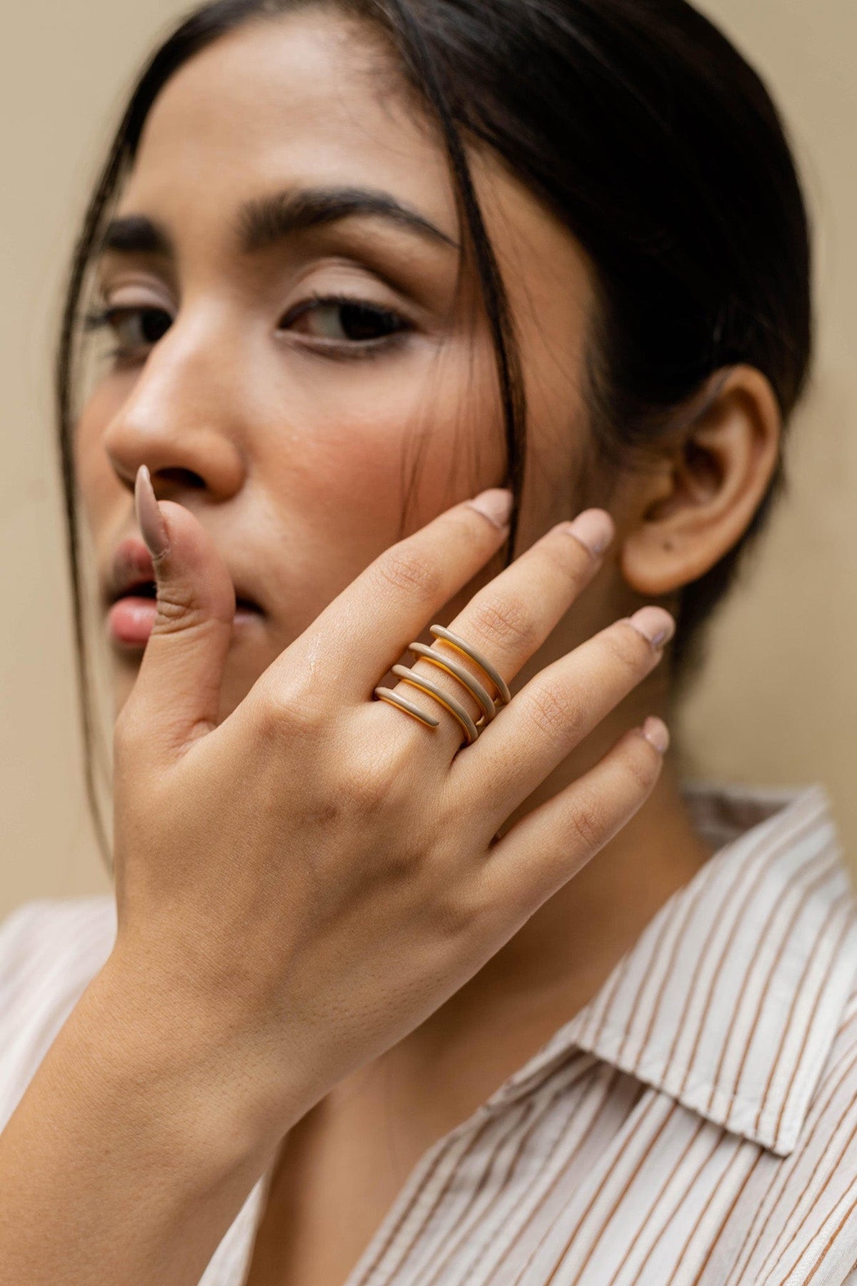 Mia spiral ring