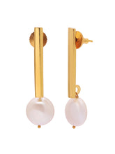 Cassandra pearl earrings