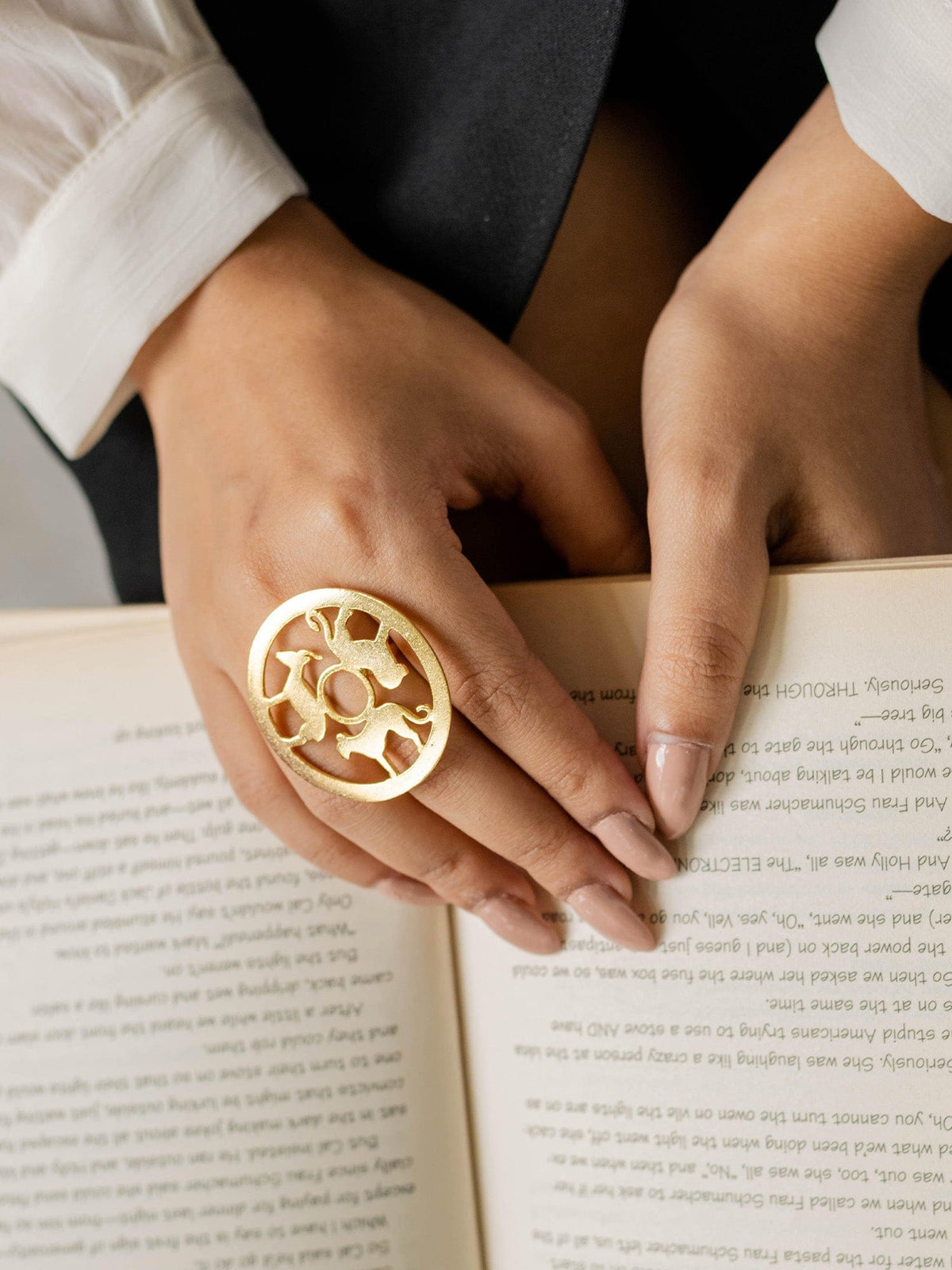 Amare ring