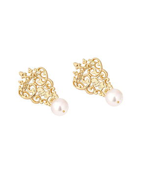 Marguerite pearl earrings